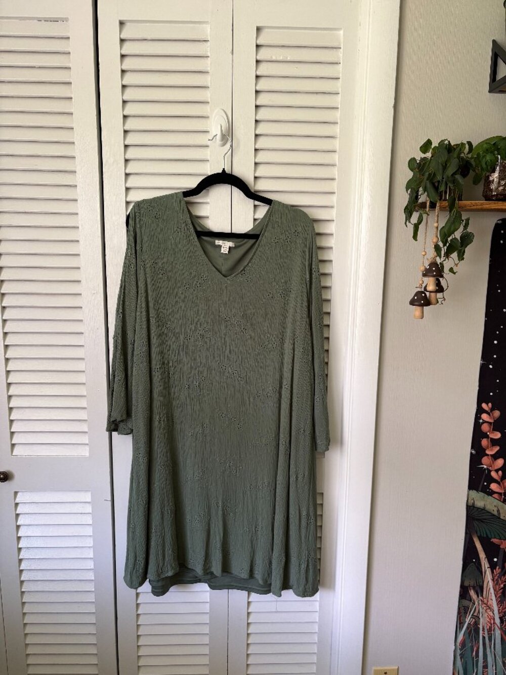 Est. 1946 - Sleeved Dress w/ Sleeve Slit